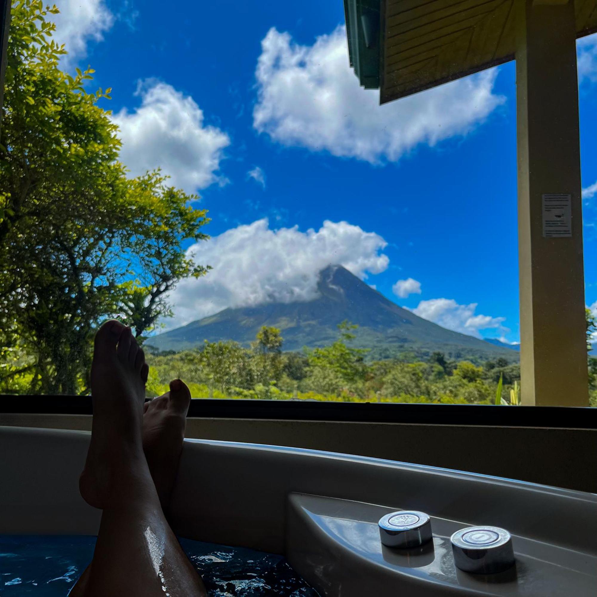 Arenal Roca Suites La Fortuna Bagian luar foto